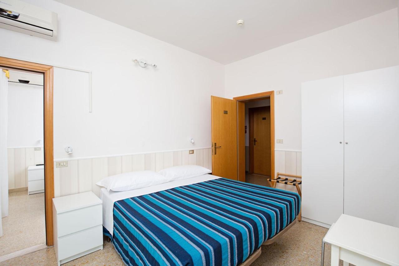 Hotel Helios Riccione Exterior photo